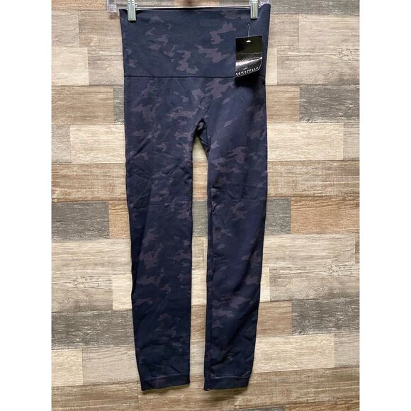 Bagatelle Women's Camo Leggings Size M High Rise Seamless Tummy Control NWT - Picture 1 of 7